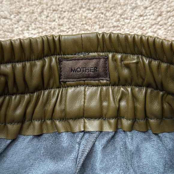 MOTHER The Rambler Lounger Ankle Faux Leather Lined Fig Green Pants Size Medium - Picture 8 of 14